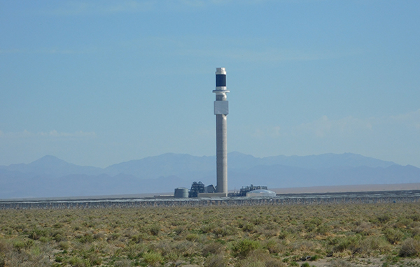 Crescent Dunes power tower